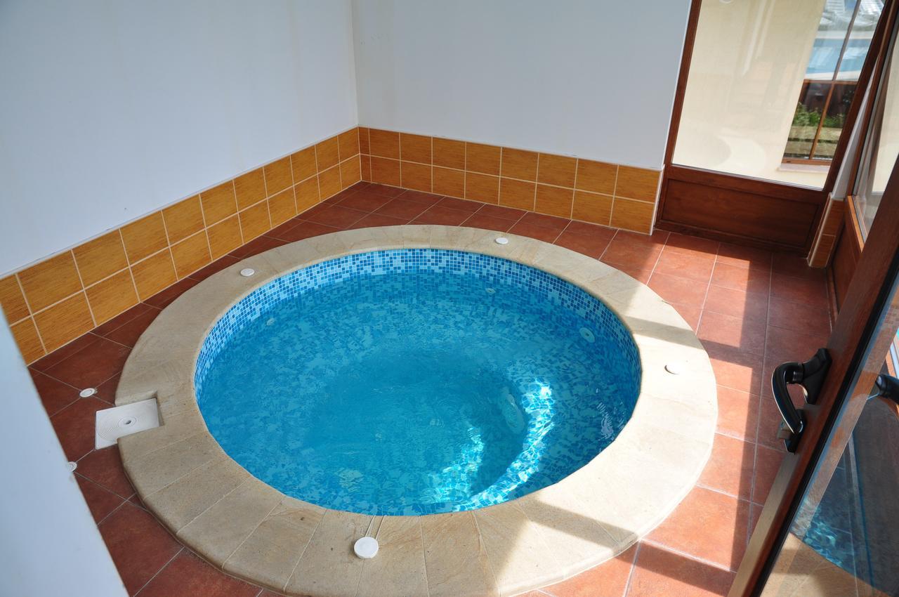 Hotel Black Stork Nisovo Bagian luar foto